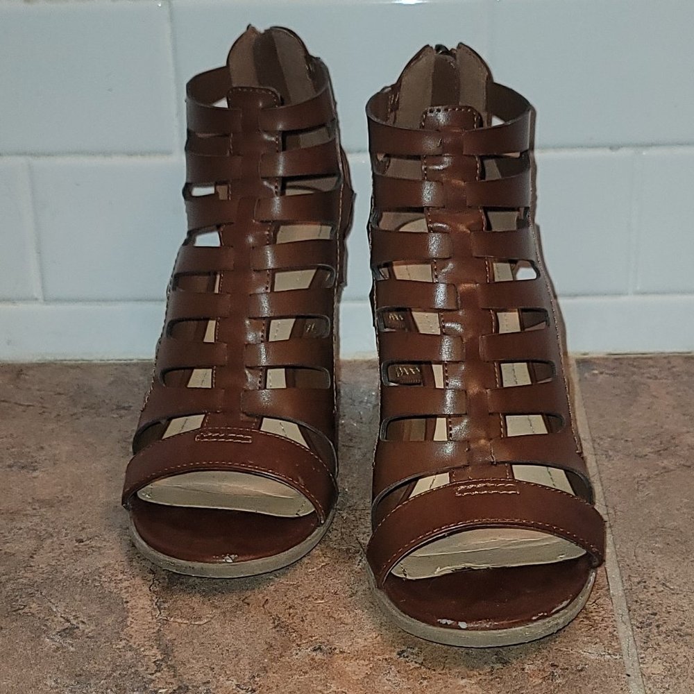 Indigo Road: Gladiator Bootie, Brown, Size 8M.